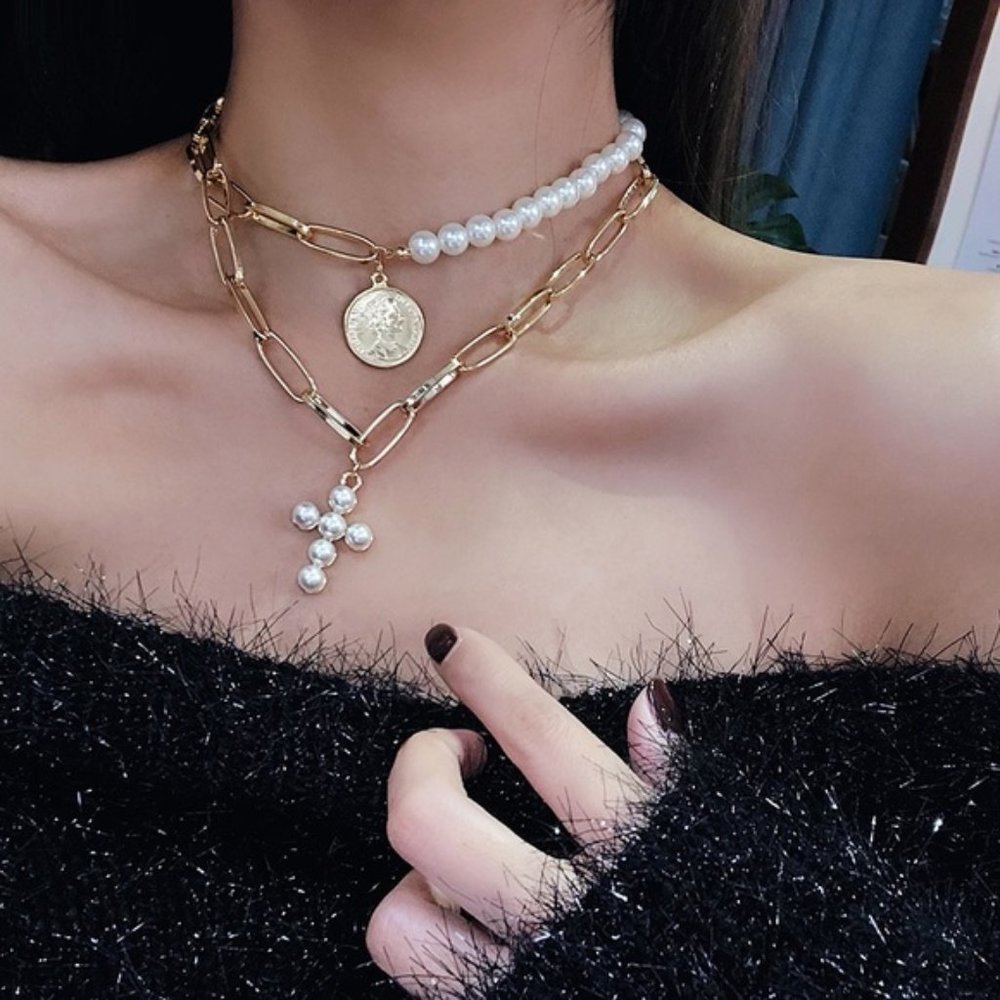 Pearls Choker Necklace - Picture 3 of 8
